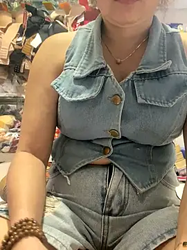 Snapshot of Cesywet chatting on September 2025 06:31:01 AM Cesywet online show from September 2025 06:31:01 AM