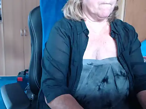 Snapshot of _sunshine__ chatting on June 2026 06:14:01 AM sunshine online show from June 2026 06:14:01 AM