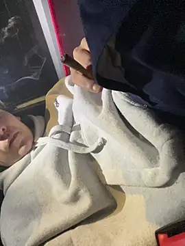 Snapshot of oscaar_mb22 chatting on January 2025 06:04:02 PM oscaar mb22 online show from January 2025 06:04:02 PM