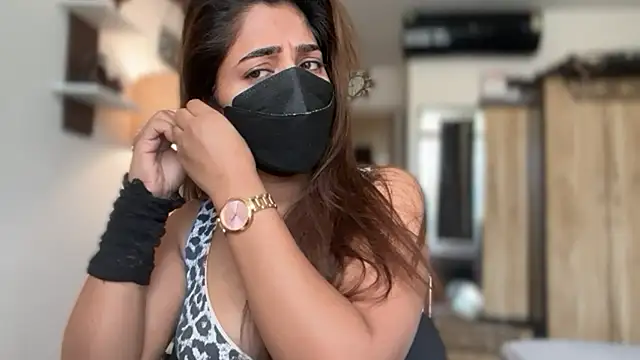 Hotty-Sana online show from April 2026 05:52:01 AM