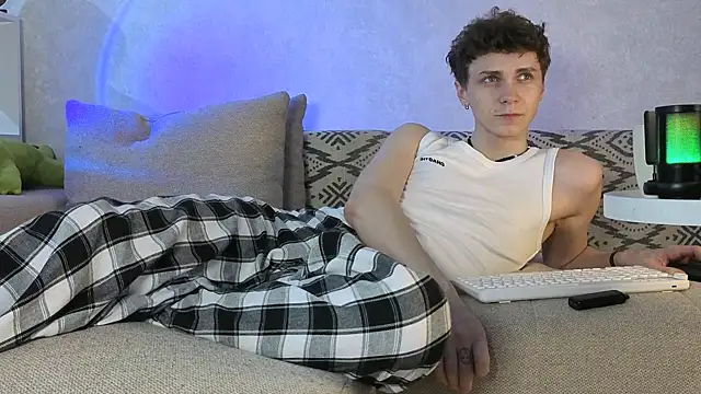 Snapshot of aqualidolly chatting on December 2024 03:37:02 PM aqualidolly online show from December 2024 03:37:02 PM