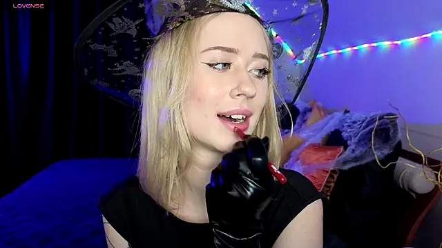 SashaBrooks online show from October 2025 06:07:01 PM