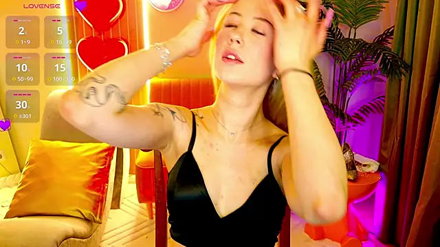 Snapshot of SashaBrooks chatting on February 2026 02:06:02 PM SashaBrooks online show from February 2026 02:06:02 PM