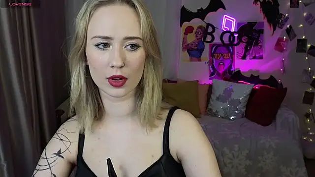 SashaBrooks online show from November 2025 01:38:02 PM