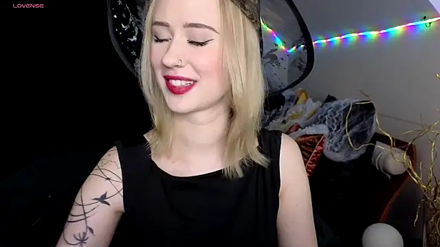 SashaBrooks online show from October 2025 06:05:01 PM