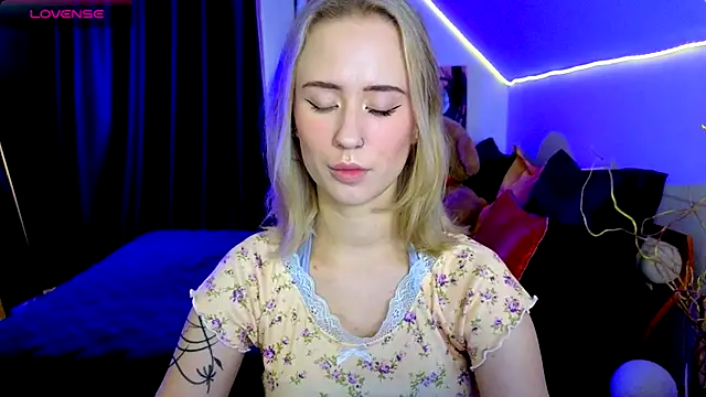 SashaBrooks online show from October 2025 01:54:02 PM