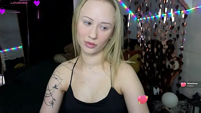 SashaBrooks online show from April 2026 01:39:02 PM