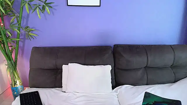 candyy bella online show from March 2025 03:42:01 PM