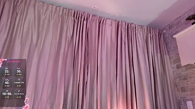 candyy bella online show from April 2026 12:09:01 PM