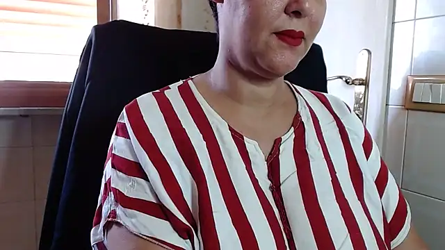 Foxlady2271 online show from May 2026 08:54:01 AM
