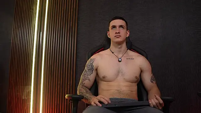 JacksonOlsenn online show from February 2026 08:53:02 PM