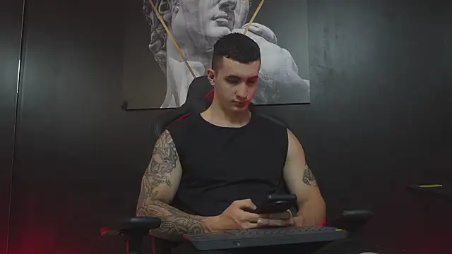 Snapshot of JacksonOlsenn chatting on November 2025 08:31:01 PM JacksonOlsenn online show from November 2025 08:31:01 PM