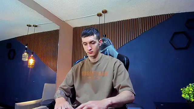 Snapshot of JacksonOlsenn chatting on March 2025 01:17:01 PM JacksonOlsenn online show from March 2025 01:17:01 PM