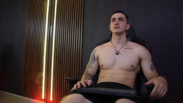 JacksonOlsenn online show from February 2026 09:14:01 PM