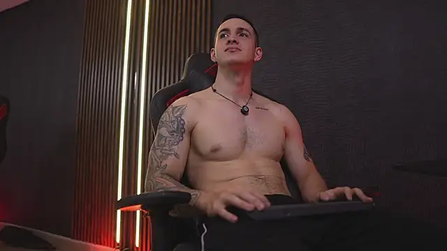 JacksonOlsenn online show from May 2026 09:00:01 PM
