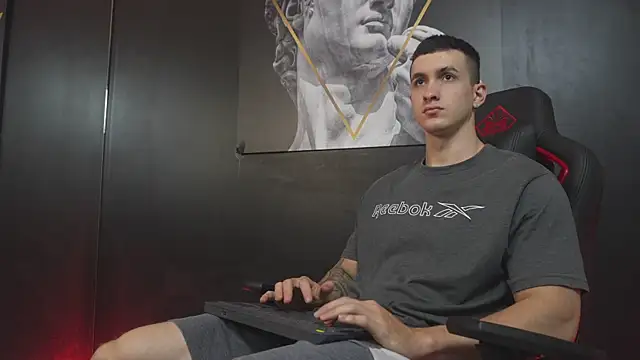 Snapshot of JacksonOlsenn chatting on November 2025 08:31:01 PM JacksonOlsenn online show from November 2025 08:31:01 PM