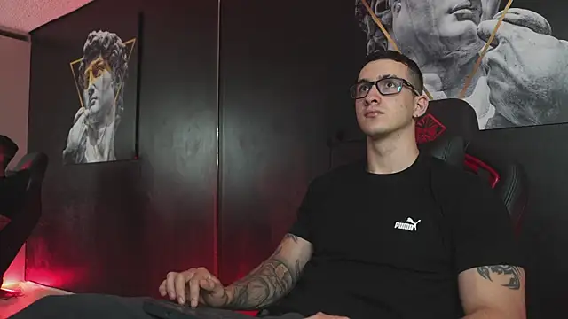 Snapshot of JacksonOlsenn chatting on November 2025 11:30:02 PM JacksonOlsenn online show from November 2025 11:30:02 PM