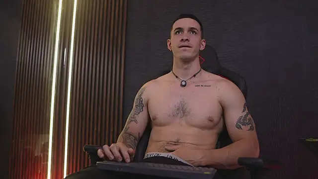 JacksonOlsenn online show from April 2026 08:37:02 PM