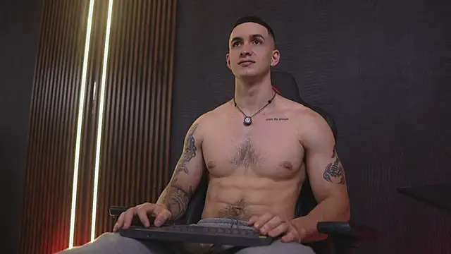 JacksonOlsenn online show from April 2026 08:53:02 PM