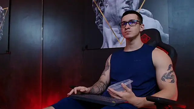 Snapshot of JacksonOlsenn chatting on October 2025 09:05:01 PM JacksonOlsenn online show from October 2025 09:05:01 PM