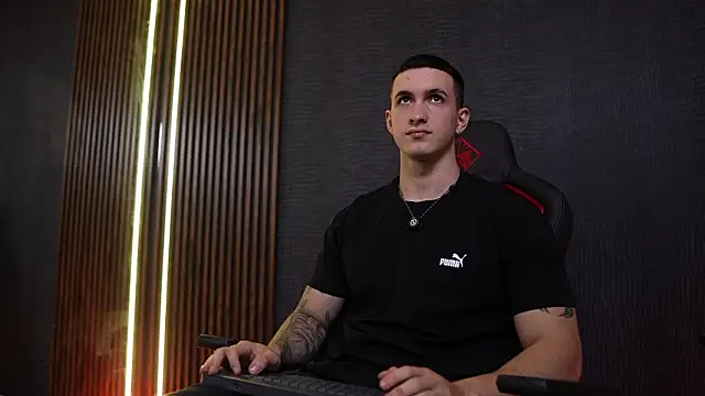 JacksonOlsenn online show from February 2026 09:03:01 PM