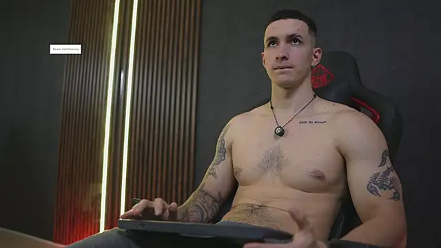 JacksonOlsenn online show from February 2026 08:37:02 PM