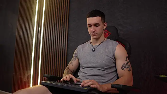 JacksonOlsenn online show from March 2026 08:32:02 PM