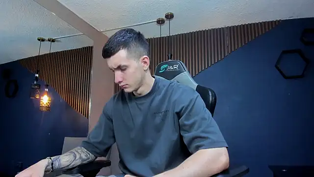 Snapshot of JacksonOlsenn chatting on March 2025 12:18:02 PM JacksonOlsenn online show from March 2025 12:18:02 PM