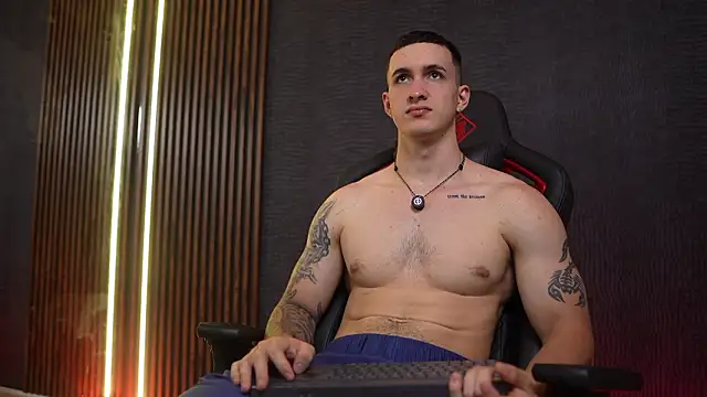 JacksonOlsenn online show from March 2026 09:00:01 PM