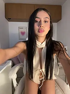 Snapshot of maddy_bronw_ chatting on July 2026 11:17:02 PM maddy bronw online show from July 2026 11:17:02 PM