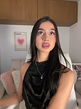 Snapshot of maddy_bronw_ chatting on May 2026 11:59:02 PM maddy bronw online show from May 2026 11:59:02 PM