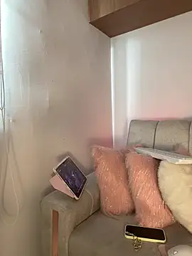 maddy bronw  online show from January 2026 10:03:02 PM