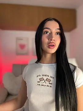 maddy bronw  online show from October 2025 10:07:02 PM