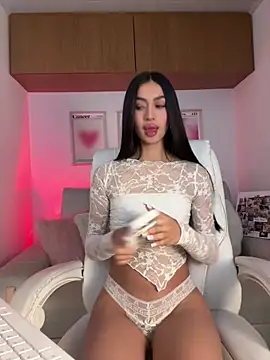 maddy bronw  online show from April 2026 10:14:01 PM