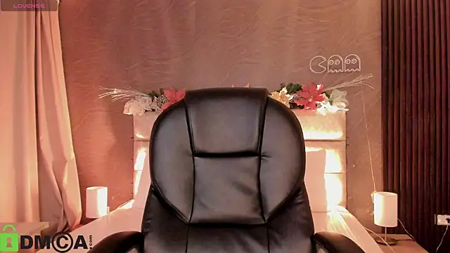 Cristal  adams online show from December 2025 12:29:01 PM