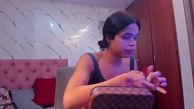 evelyn wine online show from November 2025 08:56:02 PM