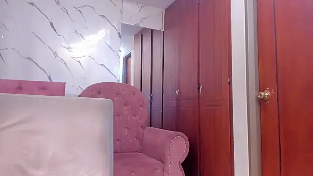 evelyn wine online show from December 2025 07:37:02 PM