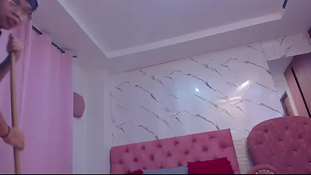 evelyn wine online show from November 2025 07:07:02 PM