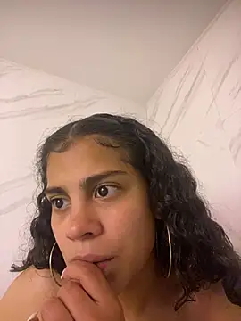 Snapshot of NINA_18_YEARS chatting on February 2025 12:48:02 AM NINA 18 YEARS online show from February 2025 12:48:02 AM