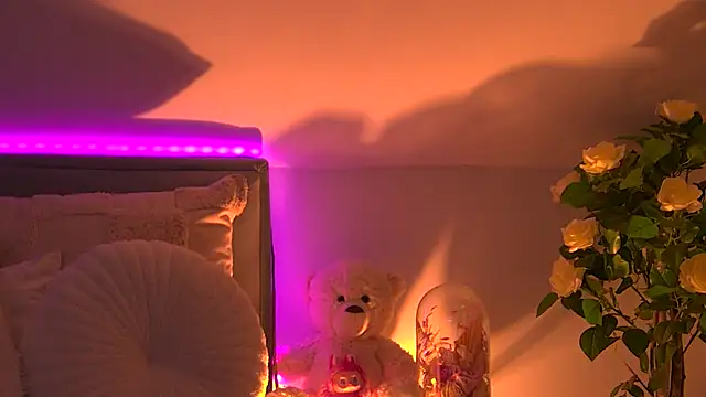 AngeliqueSkye online show from October 2025 04:22:02 AM