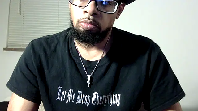 Snapshot of WhiskeyWood_DuhGOD chatting on October 2025 01:18:02 AM WhiskeyWood DuhGOD online show from October 2025 01:18:02 AM