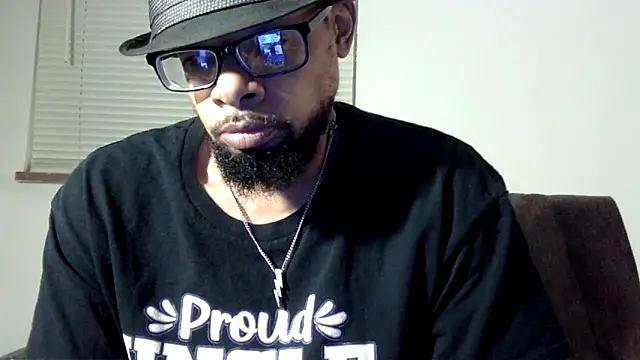 Snapshot of WhiskeyWood_DuhGOD chatting on October 2025 01:18:01 AM WhiskeyWood DuhGOD online show from October 2025 01:18:01 AM