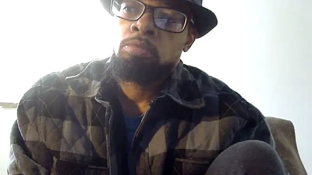 Snapshot of WhiskeyWood_DuhGOD chatting on December 2025 05:18:01 PM WhiskeyWood DuhGOD online show from December 2025 05:18:01 PM