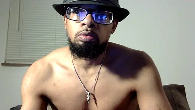 Snapshot of WhiskeyWood_DuhGOD chatting on October 2025 01:08:01 AM WhiskeyWood DuhGOD online show from October 2025 01:08:01 AM
