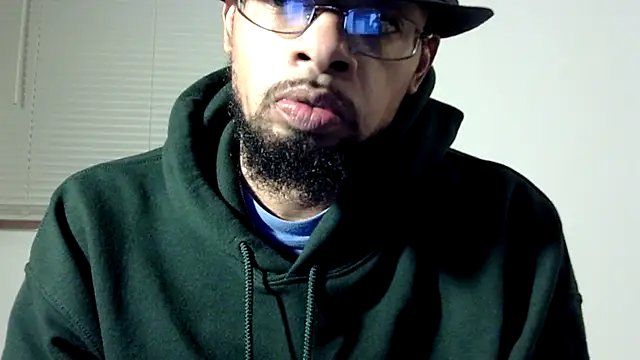 Snapshot of WhiskeyWood_DuhGOD chatting on February 2025 02:25:01 AM WhiskeyWood DuhGOD online show from February 2025 02:25:01 AM