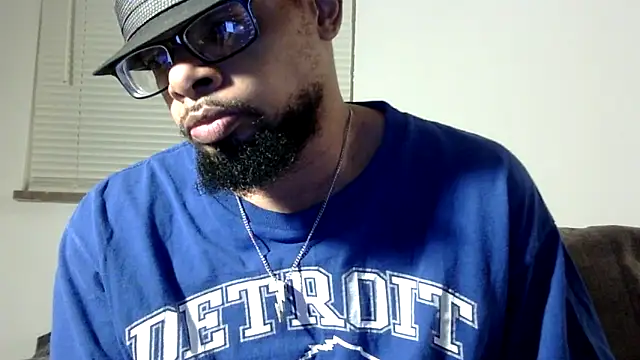 Snapshot of WhiskeyWood_DuhGOD chatting on October 2025 01:26:01 AM WhiskeyWood DuhGOD online show from October 2025 01:26:01 AM