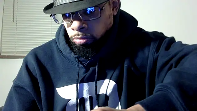 Snapshot of WhiskeyWood_DuhGOD chatting on December 2025 02:11:02 AM WhiskeyWood DuhGOD online show from December 2025 02:11:02 AM