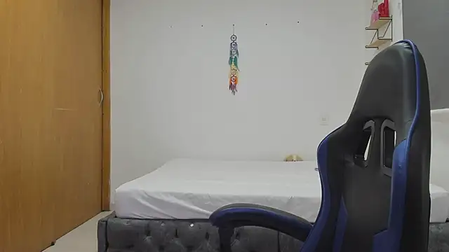 Samanthagax online show from December 2025 12:27:02 PM