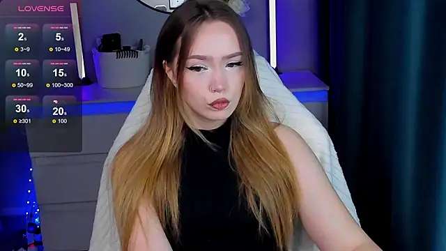 Snapshot of Evia_r0se chatting on September 2025 02:35:02 PM Evia r0se online show from September 2025 02:35:02 PM