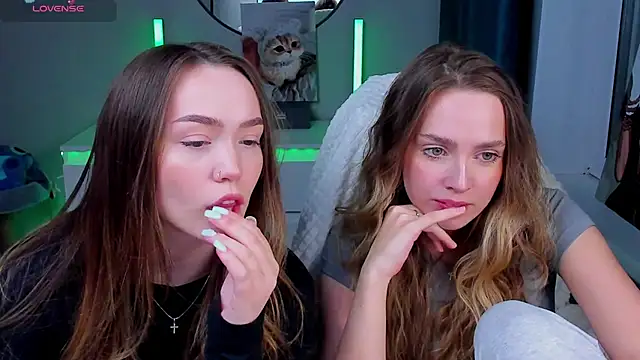 Evia r0se online show from March 2026 07:52:02 PM